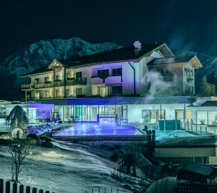 14 perfiles de escorts en Cronat, Francia. Explora chicas, servicios, tarifas y reserva online. En domicilio y visita disponibles.