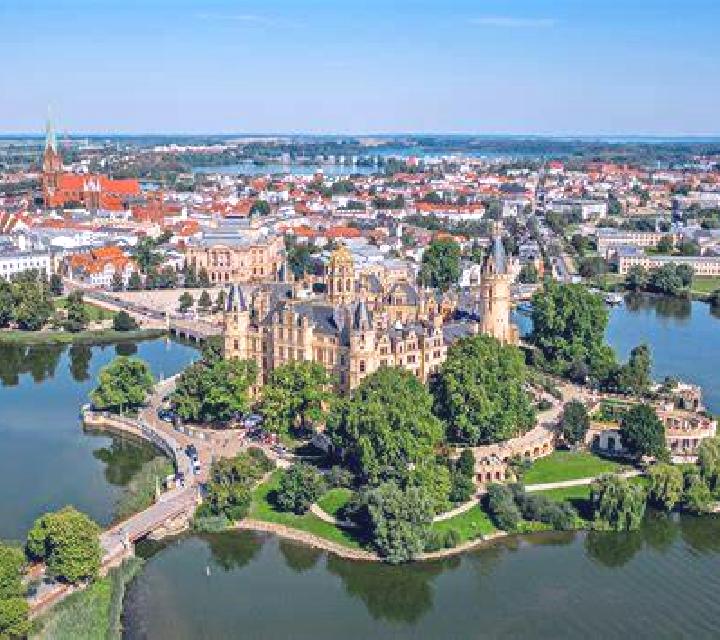 9 perfiles de escorts en Kayna, Alemania. Explora chicas, servicios, tarifas y reserva online. En domicilio y visita disponibles.