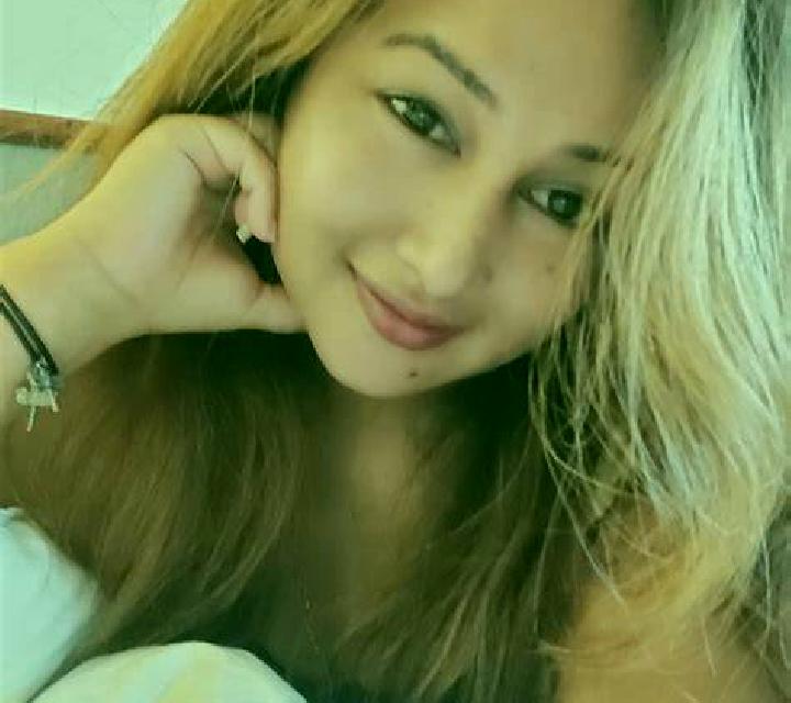 Andrea, 29, acompañante morena de ojos marrones y etnia negra basada en Badeleh. Ofrece Parejas, 69, Tríos / dúos, Masaje de próstata. Disponible en domicili...