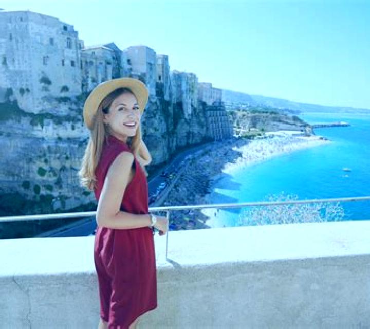 Antonella, 38 — Escort en Tsintsabis, Namibia