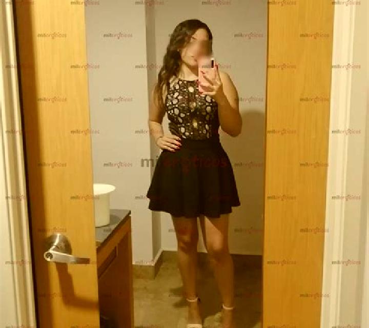 Aurora, 22 — Escort en Abong Doum, Camerún