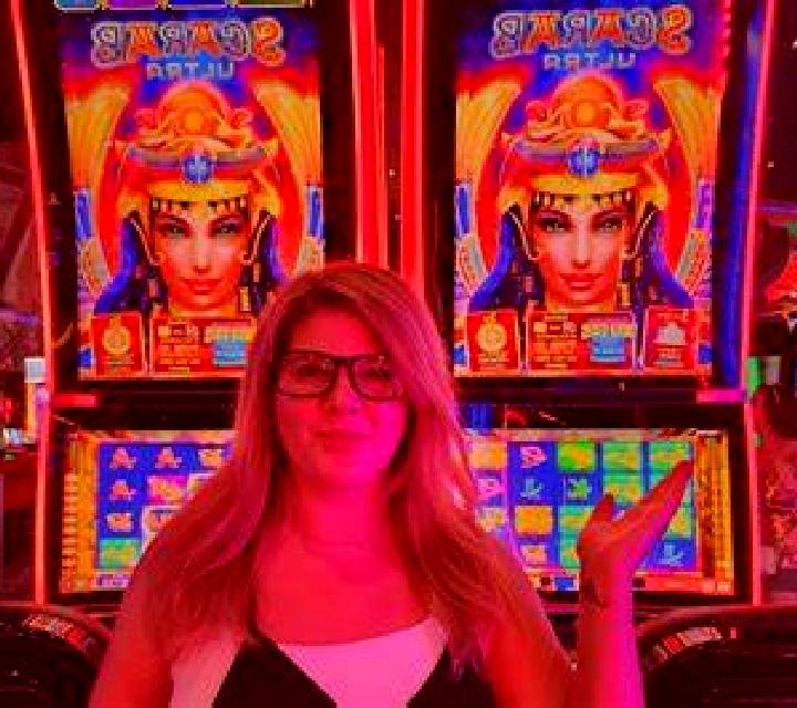Bianca, 38, acompañante pelirroja de ojos avellana y etnia india basada en Atburgazi. Ofrece Masaje erótico, Striptease, Hasta el final (CIM), Masaje de prós...
