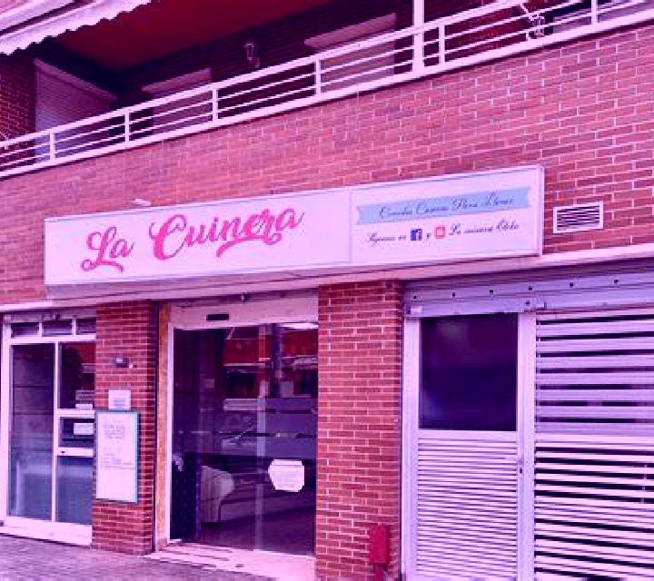 Blanca, 24, acompañante rubia platino de ojos verdes y etnia latina basada en Yarumela. Ofrece Parejas, Hasta el final (CIM), Masaje, Griego (anal), 69. Disp...