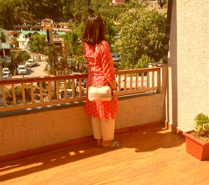 Blanca, 28, acompañante pelirroja de ojos verdes y etnia caribeña basada en Regla. Ofrece Tríos / dúos, Hasta el final (CIM), 69, Cita de cena. Disponible en...
