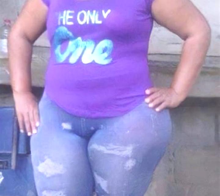Carla, 35, acompañante castaño claro de ojos marrones y etnia negra basada en Praca. Ofrece Francés natural, Fetiche, Tantra, Dominación, 69. Disponible en d...