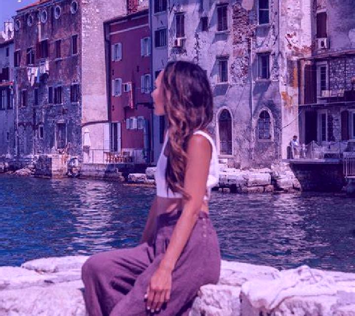 Carmen, 21 — Escort en Donduseni, Moldavia