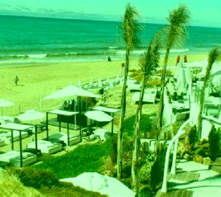 Cielo, 25, acompañante pelirroja de ojos ámbar y etnia mediterránea basada en Meconta. Ofrece Striptease, Fetiche, Masaje erótico, Parejas, Experiencia de no...
