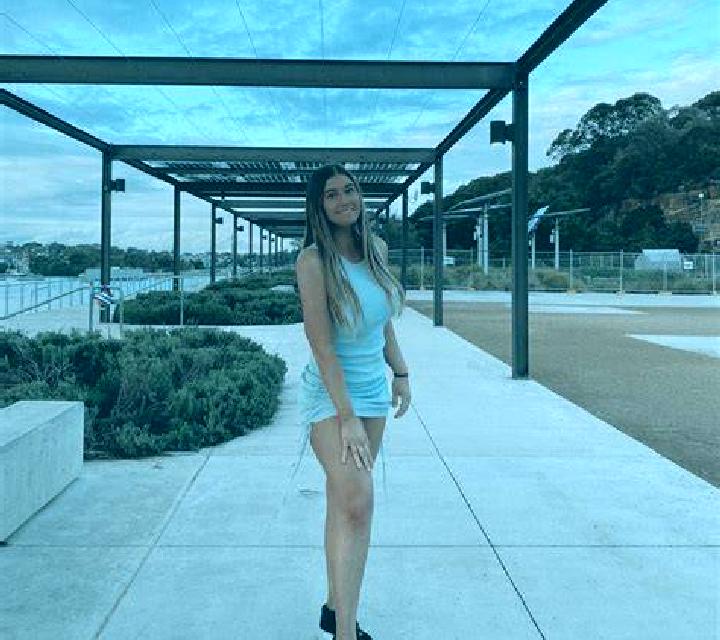 Cielo, 29 — Escort en Harekala, India