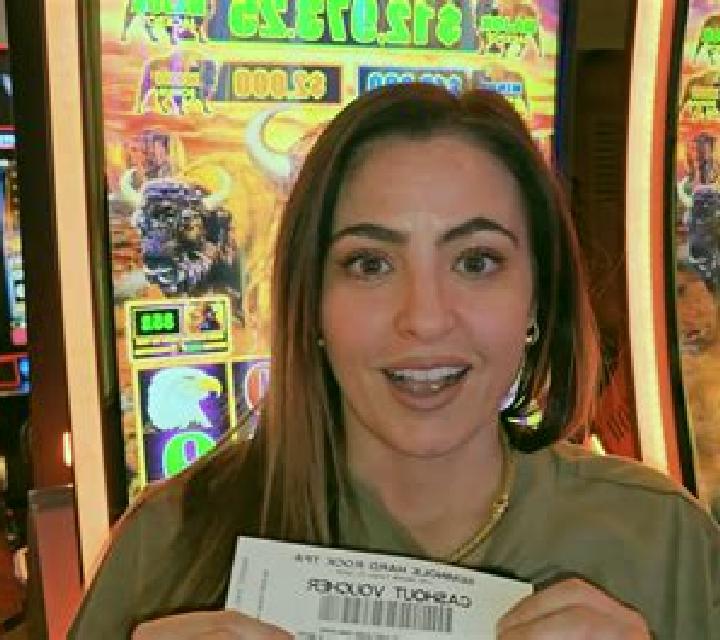 Cristina, 39, acompañante morena de ojos verdes y etnia india basada en Dinga. Ofrece Tríos / dúos, Cita de cena, Acompañante de viaje, Masaje erótico, Strip...