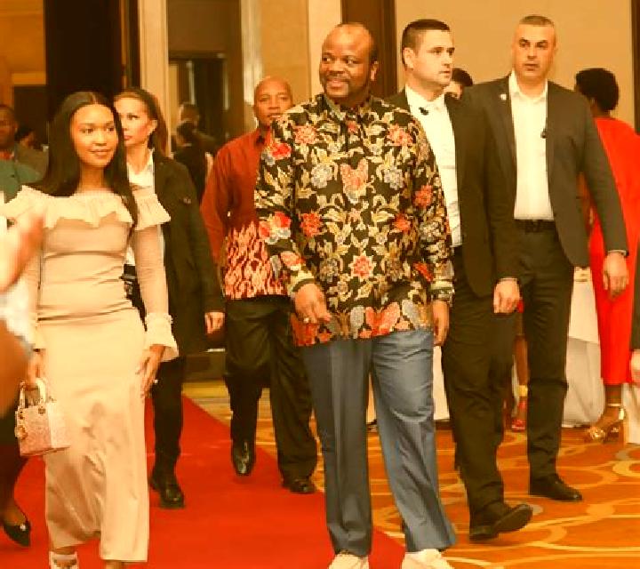 Daniela, 22, acompañante castaña de ojos grises y etnia mediterránea basada en Paudex. Ofrece GFE (Experiencia de novia), Hasta el final (CIM), BDSM, Griego ...