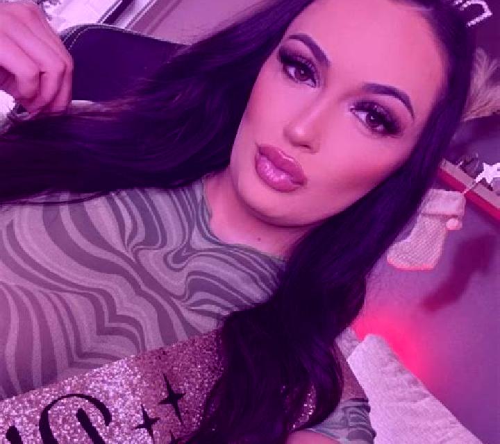 Daniela, 22 — Escort en Cobos, México