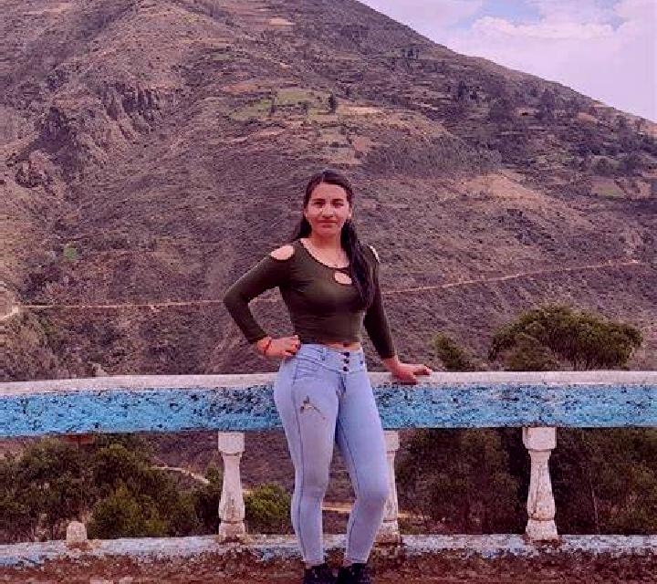 Daniela, 23, acompañante rubia de ojos grises y etnia mezcla basada en Mikleus. Ofrece Experiencia de novia, Juego de roles, Francés natural, Cita de cena. D...