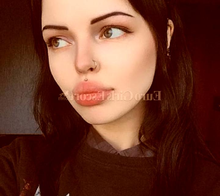 Daniela, 32 — Escort en Passarella, Italia