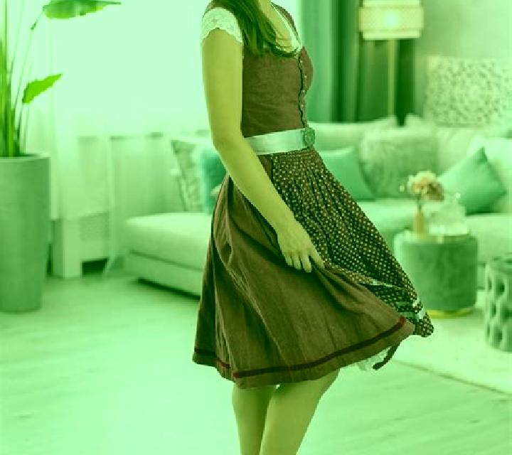 Daniela, 39, acompañante morena de ojos azules y etnia eslava basada en Haserich. Ofrece BDSM, Masaje de próstata, Experiencia de novia. Disponible en domici...