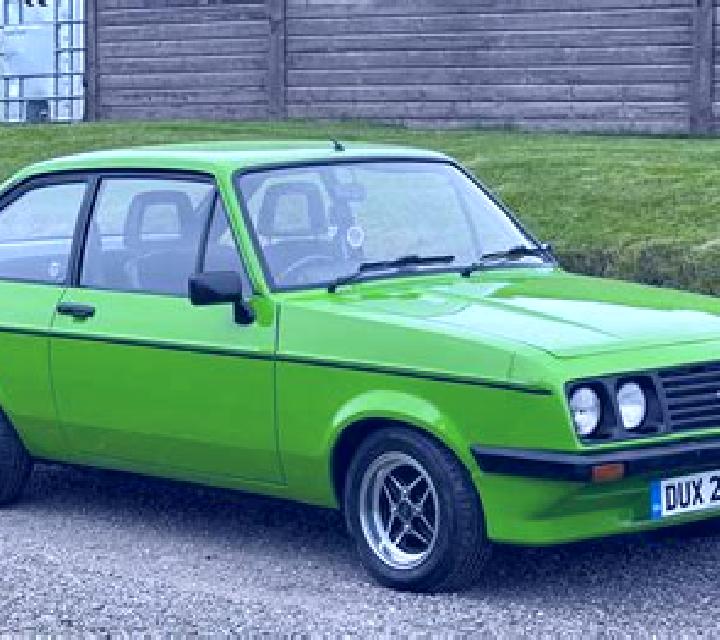 Daniela, 39, acompañante rubia platino de ojos marrones y etnia mezcla basada en Sprinkange. Ofrece Dominación, Francés natural, BDSM. Disponible en domicili...