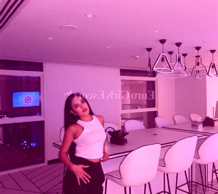 Diana, 25 — Escort en Navideh, Irán