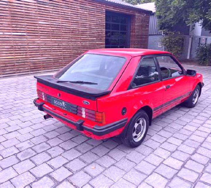 escort Arinis