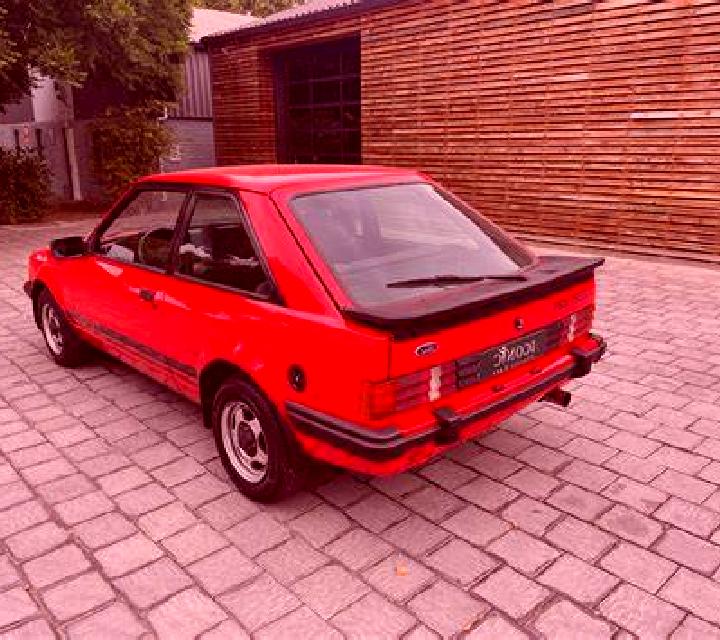 escort Caraway