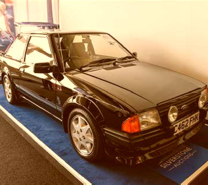 escort Daesti
