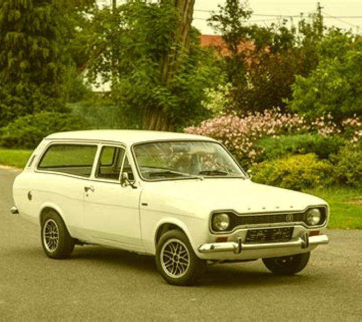 escort Dundarave