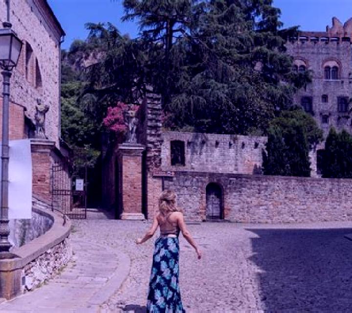 escort Gahru
