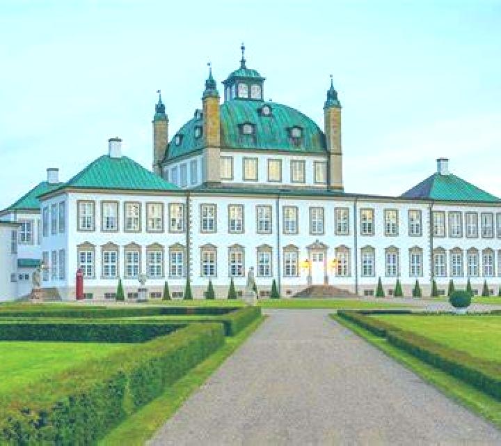 Explora anuncios de escorts en 238 páginas de ciudades de Alemania. Acompañantes locales, servicios y tarifas. Página 163 de 238.