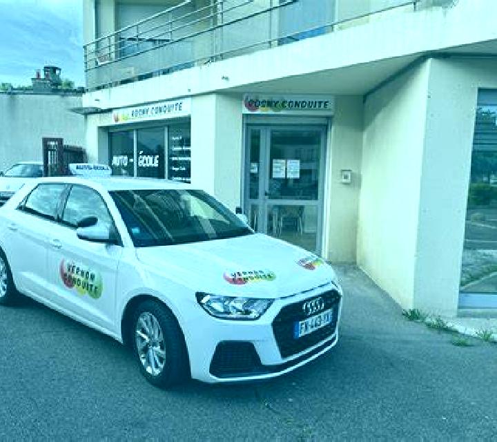 Explora anuncios de escorts en 238 páginas de ciudades de Italia. Acompañantes locales, servicios y tarifas. Página 66 de 238.