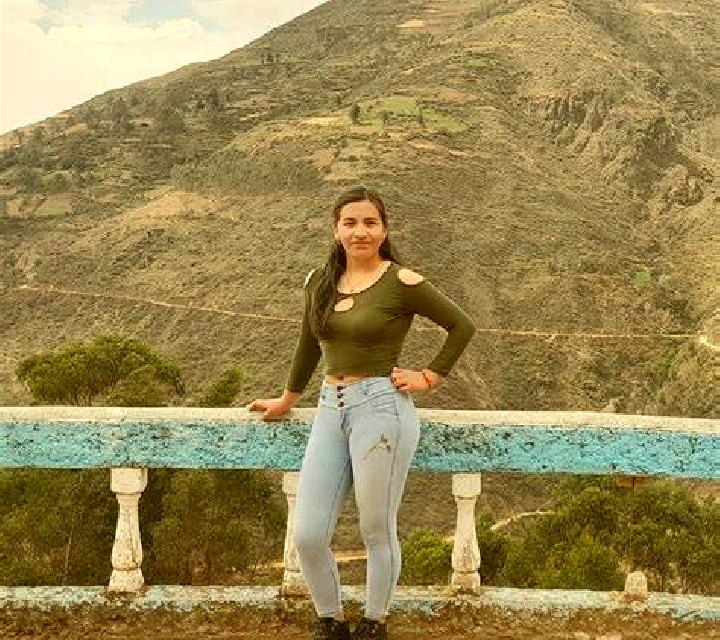 Giulia, 21 — Escort en Nu erbage, China