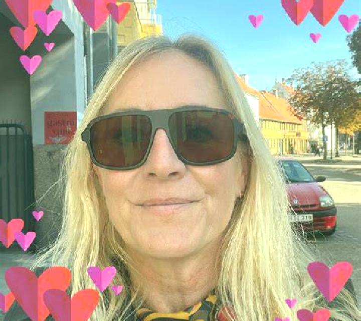Julia, 34, acompañante castaño claro de ojos azules y etnia india basada en Anau. Ofrece Hasta el final (CIM), Masaje de próstata, Experiencia de novia. Disp...