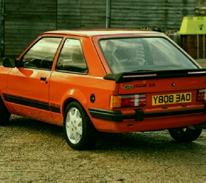 Laia, 21, acompañante rubia de ojos avellana y etnia oriente medio basada en Umpak. Ofrece BDSM, Cita de cena, Experiencia de novia, Parejas. Disponible en d...