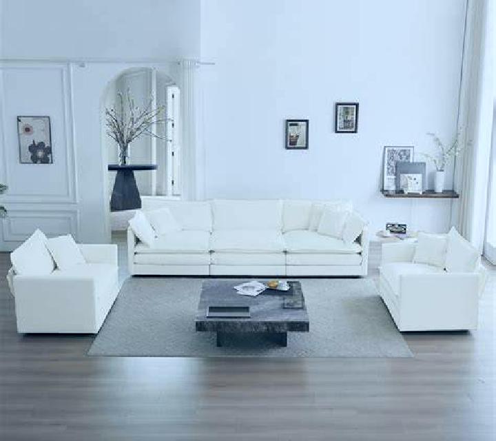 Lola, 20, acompañante pelirroja de ojos oscuros y etnia latina basada en Asau Village. Ofrece Francés natural, Masaje de próstata. Disponible en domicilio y ...