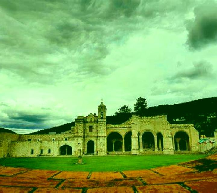 Lola, 27 — Escort en Banji Meski, Irán