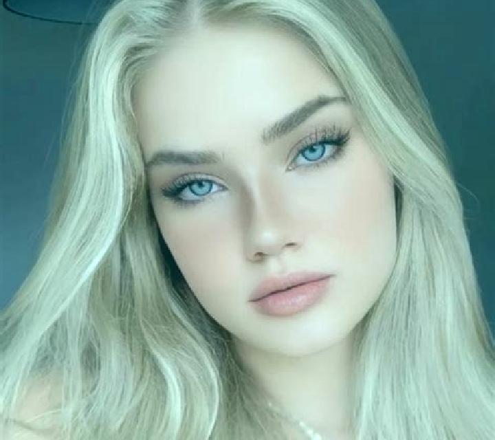 Lola, 29 — Escort en Clinton, Canadá