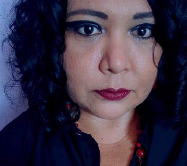 Mía, 30, acompañante castaña de ojos avellana y etnia negra basada en Jabat. Ofrece Masaje, Masaje de próstata, Tantra, Fetiche, Parejas. Disponible en domic...