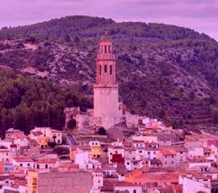 Manuela, 21, acompañante morena de ojos azules y etnia asiática basada en Soften. Ofrece Striptease, Griego (anal), Experiencia de novia. Disponible en domic...