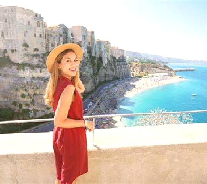 María, 21, acompañante castaña de ojos verdes y etnia mezcla basada en Resko. Ofrece Tantra, Hasta el final (CIM), GFE (Experiencia de novia), Noche completa...