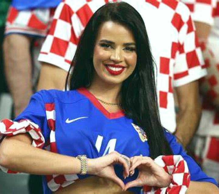 Mora, 21 — Escort en Fenais da Luz, Portugal