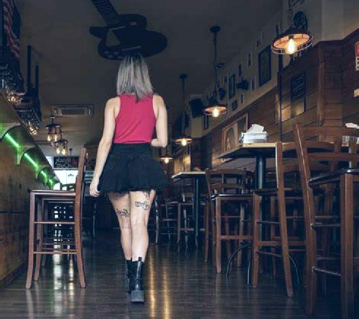 Renata, 28, acompañante negra de ojos verdes y etnia caribeña basada en Rendsburg. Ofrece Acompañante de viaje, 69, Masaje, GFE (Experiencia de novia), Domin...