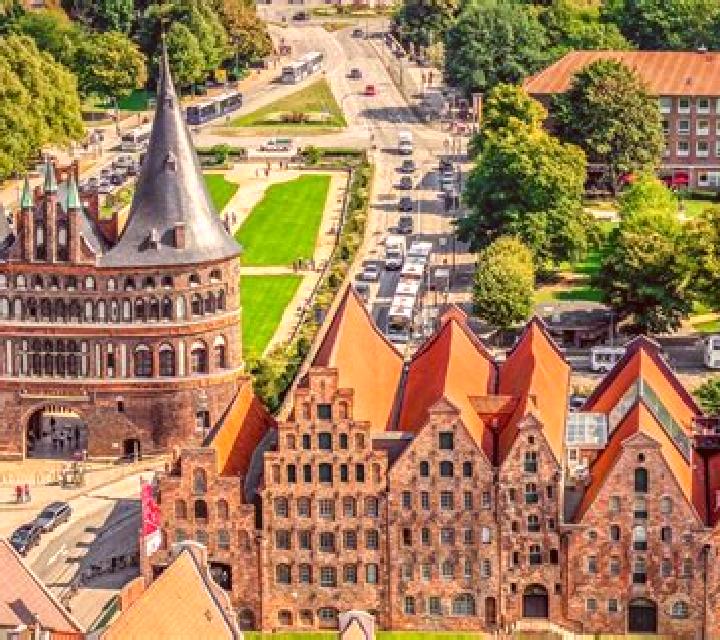 Rosa, 38, acompañante rubia platino de ojos oscuros y etnia europea basada en Luanda. Ofrece Tantra, Parejas, Masaje, GFE (Experiencia de novia). Disponible ...