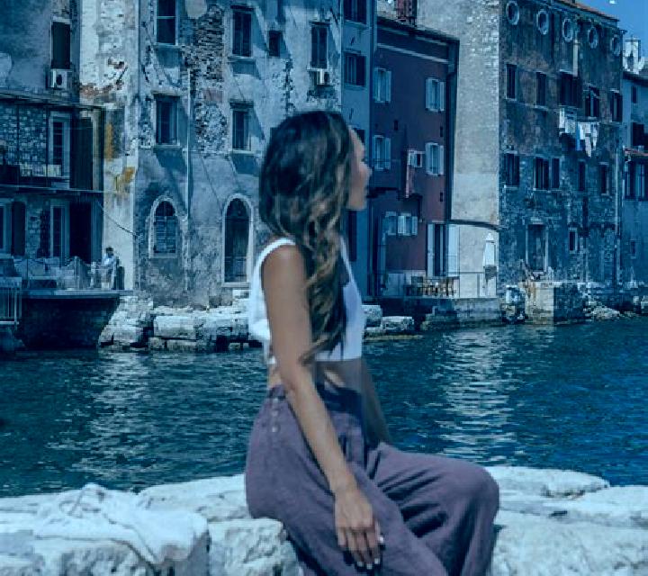 Sara, 22 — Escort en Outer, Bélgica
