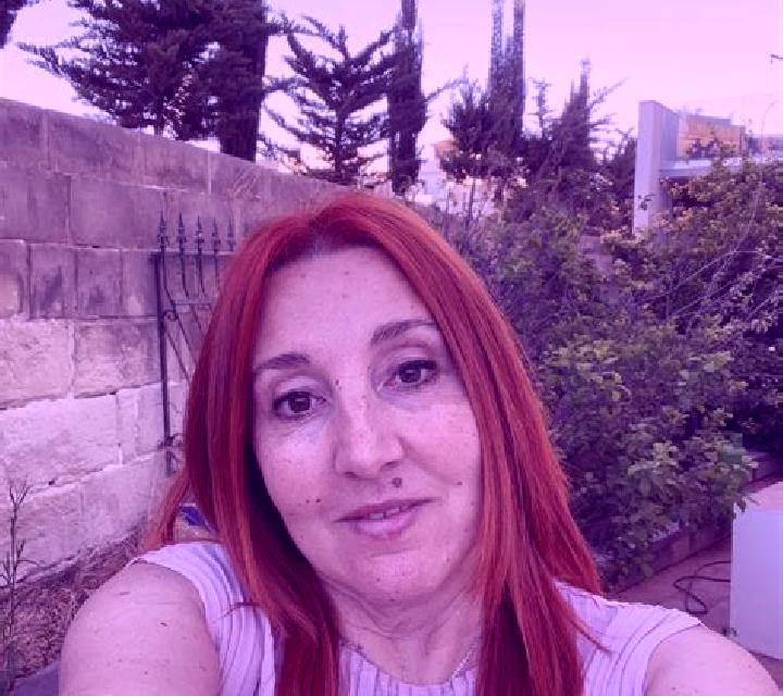 Sofía, 23, acompañante castaño claro de ojos azules y etnia caribeña basada en Valea Popii. Ofrece Fetiche, Masaje erótico, GFE (Experiencia de novia), Strip...