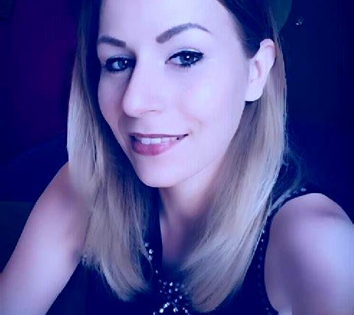 Sofía, 25, acompañante castaño claro de ojos azules y etnia oriente medio basada en Donk. Ofrece 69, Griego (anal), BDSM. Disponible en domicilio y visita, r...