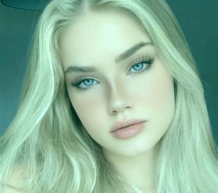 Sofía, 28, acompañante castaño claro de ojos grises y etnia asiática basada en North Irwin. Ofrece Dominación, Beso francés profundo, Chica de fiesta, Cita d...