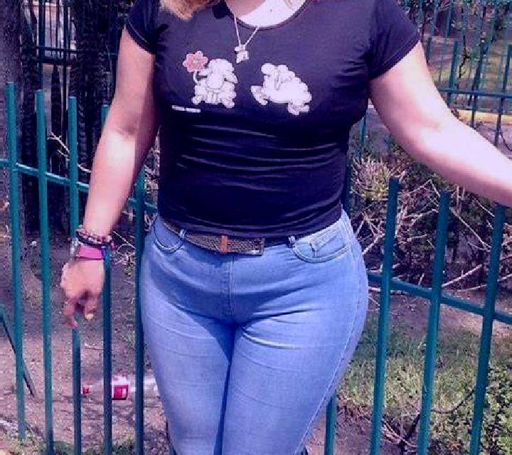 Vega, 32 — Escort en Glenmore, Canadá