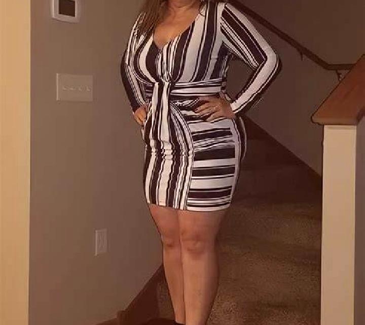 Zara, 33, acompañante morena de ojos ámbar y etnia mediterránea basada en Tiris. Ofrece Masaje, Beso francés profundo, Dominación. Disponible en domicilio y ...